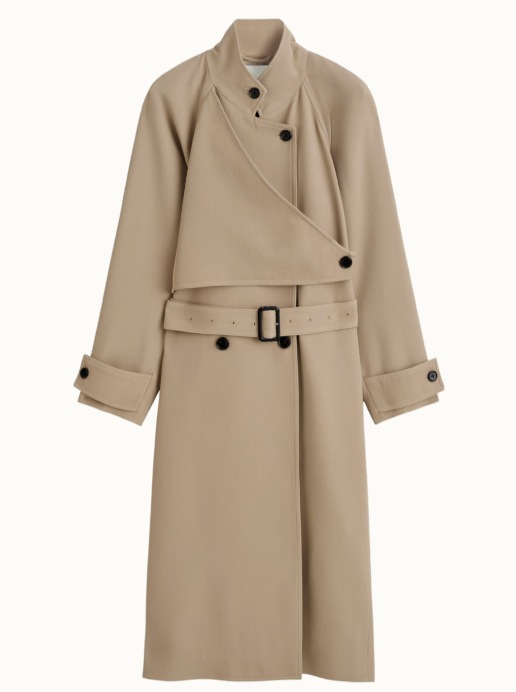 Beige trenchcoat i lång modell från COS: